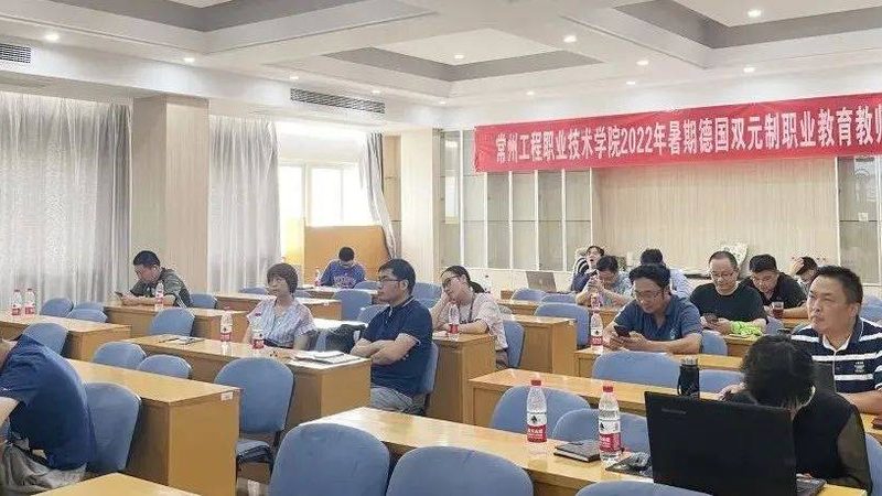 手工焊与二保焊：焊工培训中的关键区分**